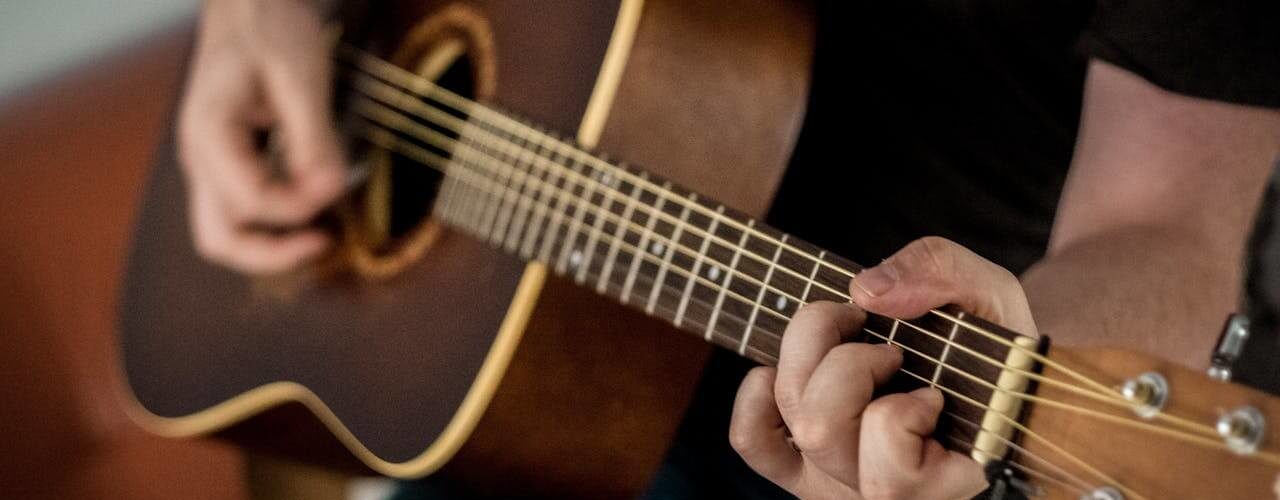 Comment apprendre la guitare seul
